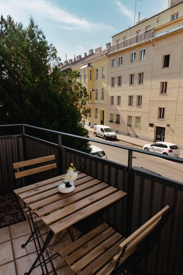 Beautiful 2-Bedroom Apartment Near Schoenbrunn Wien Exterior foto