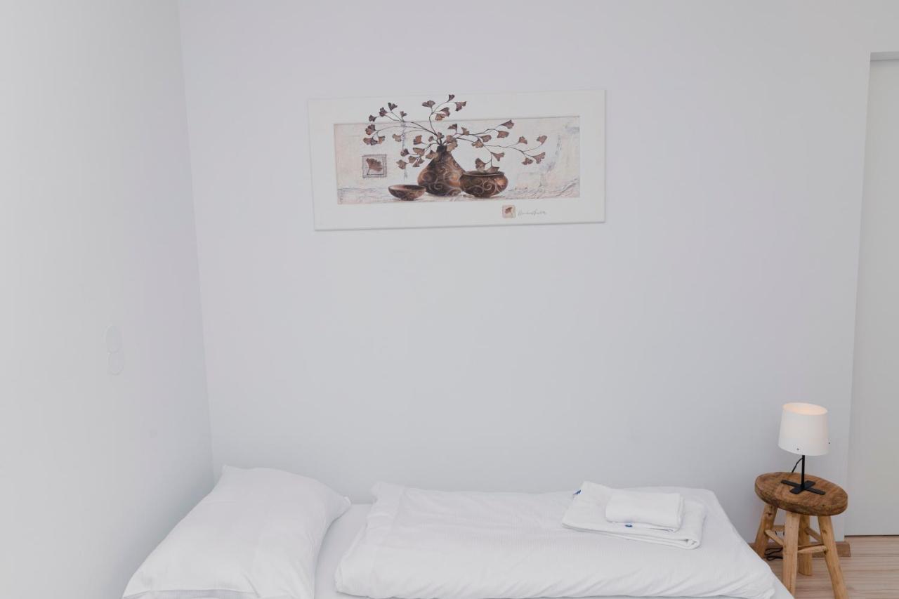 Beautiful 2-Bedroom Apartment Near Schoenbrunn Wien Exterior foto
