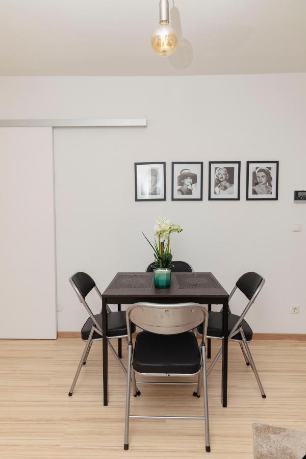 Beautiful 2-Bedroom Apartment Near Schoenbrunn Wien Exterior foto